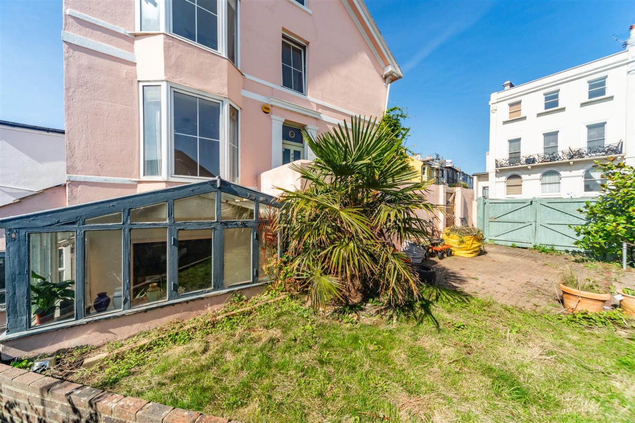 Images for Roundhill Crescent, Brighton EAID:lextonsapi BID:1